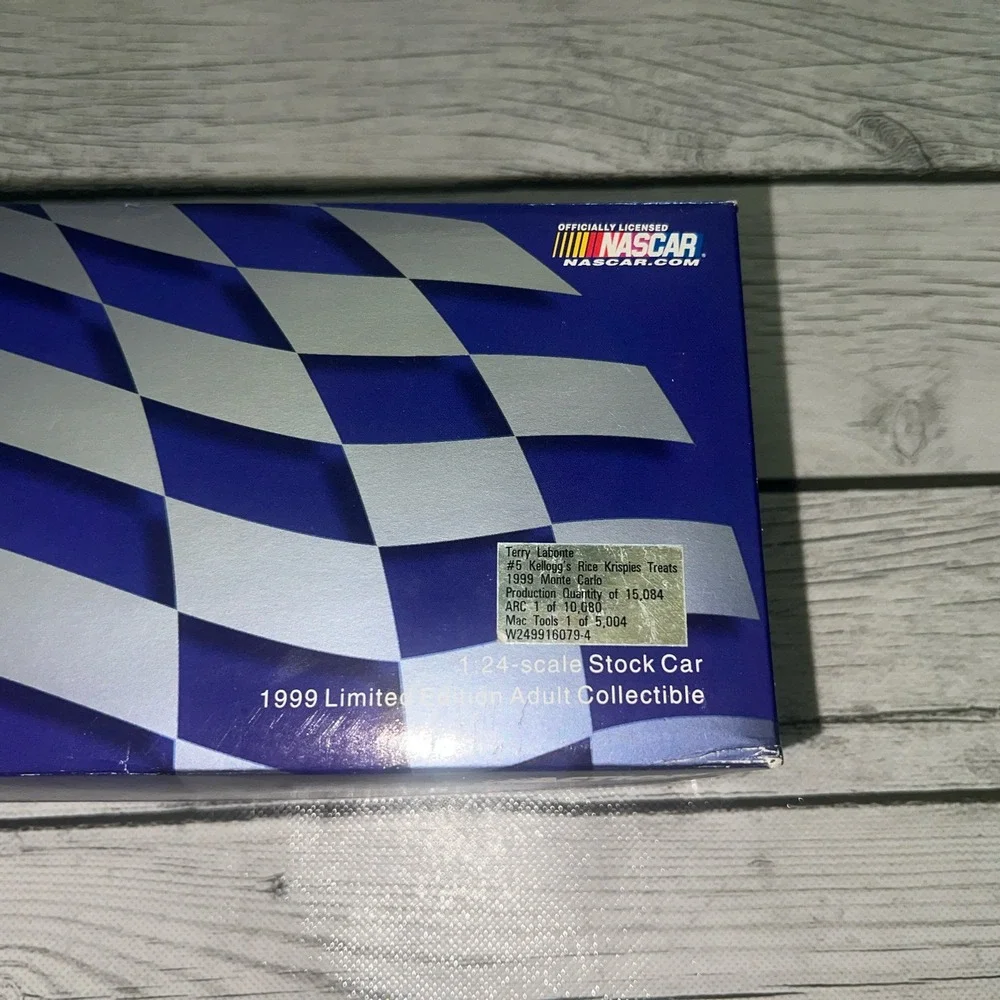 1999 Monte Carlo #5 Kellogg's Rice Krispies Treats 1:24 Scale Stock Car